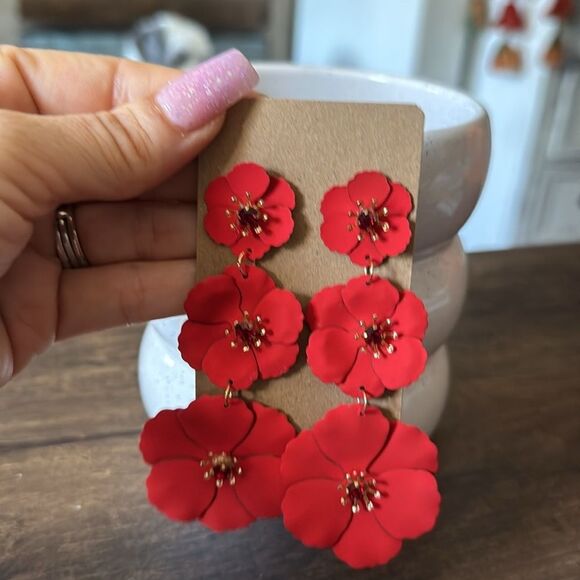 Elegant Red Floral layered flower Drop Earrings - Picture 4 of 10